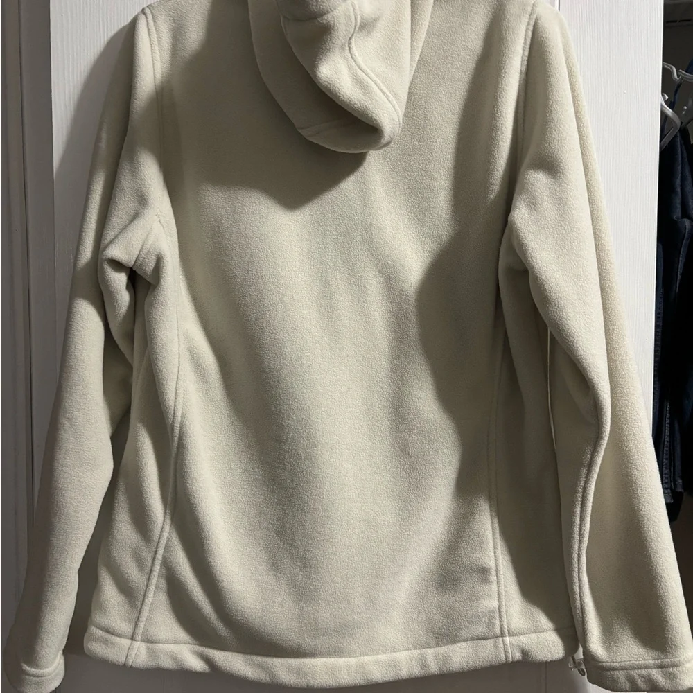 New Balance Cream Quilted Jacket - Picture 3 of 3
